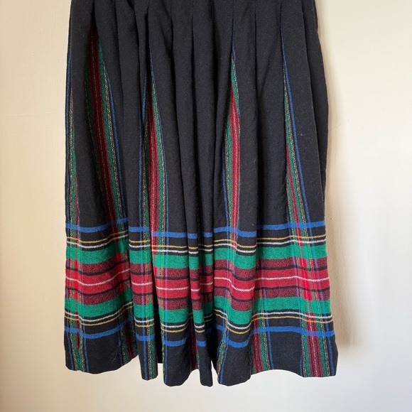 PENDLETON Vintage Made in the USA Pleated Plaid Wool Skirt Festive Holiday - Picture 6 of 6